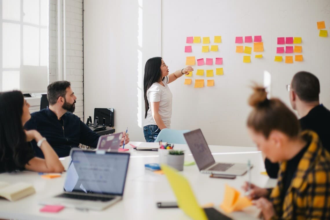 SEO Agentur vs. In-House SEO: Was ist besser für Ihr Unternehmen?