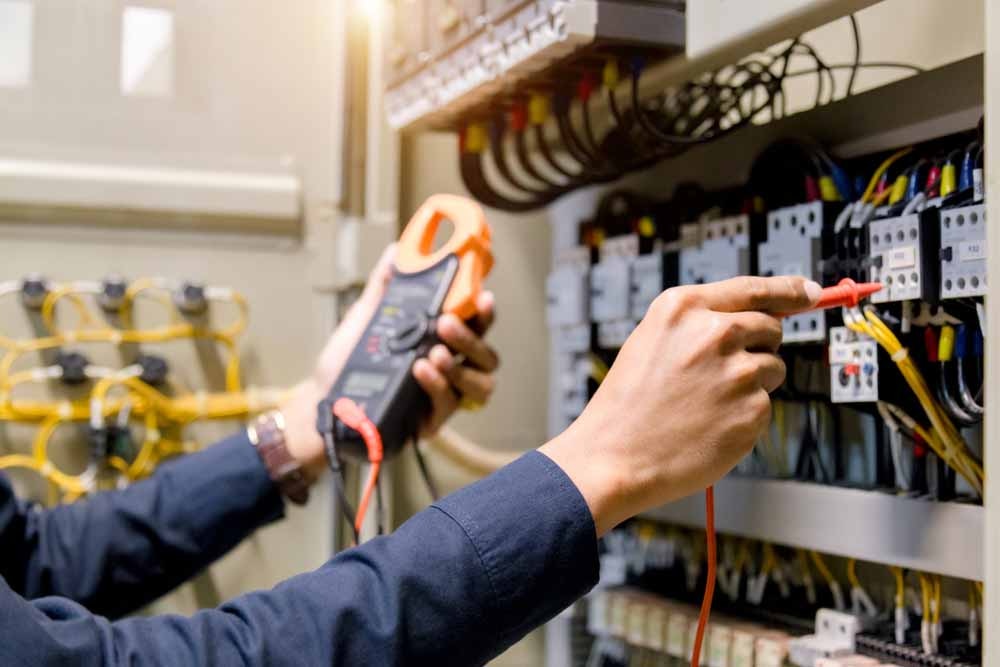 Deine Chance auf eine Karriere in der Elektrotechnik – Stellenangebote jetzt!