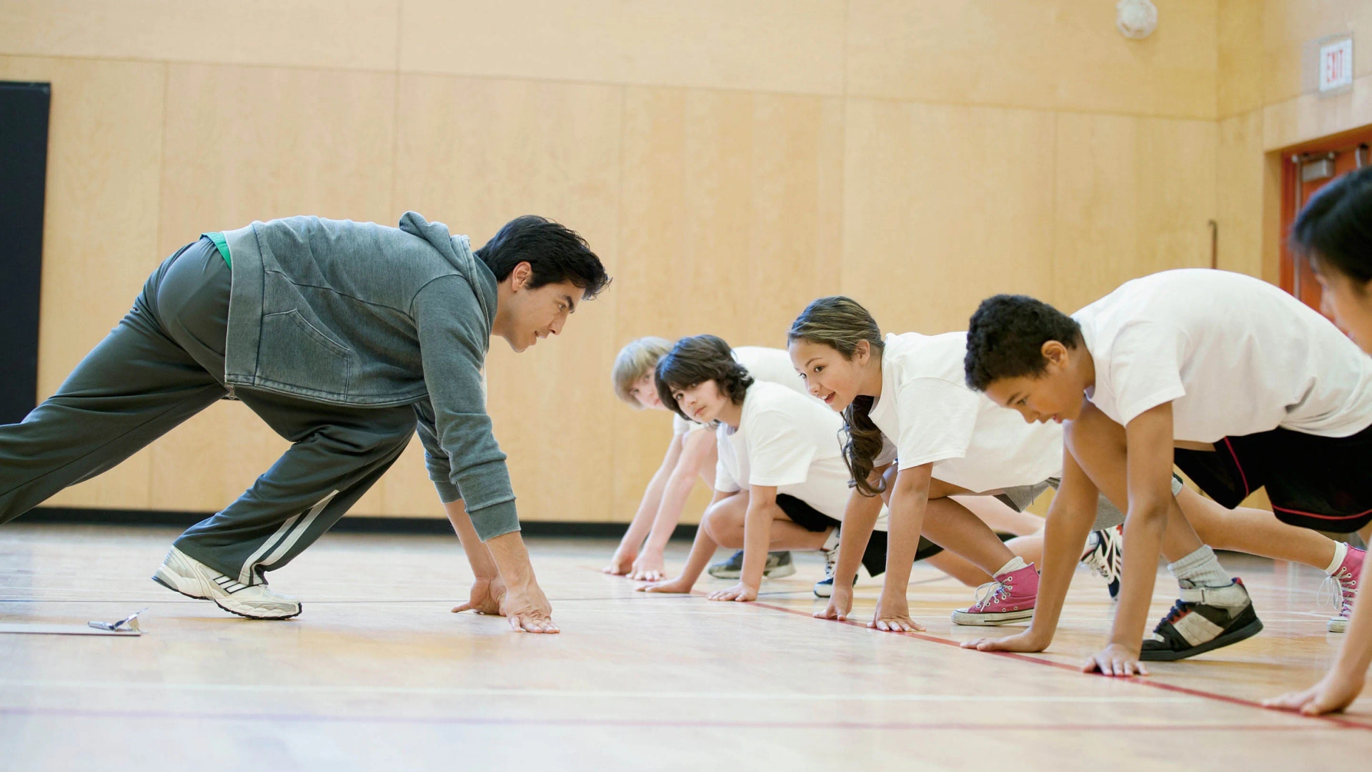 Die besten Laufspiele mit Spiele Kindergarten Turnhalle fuer aktive Kinder