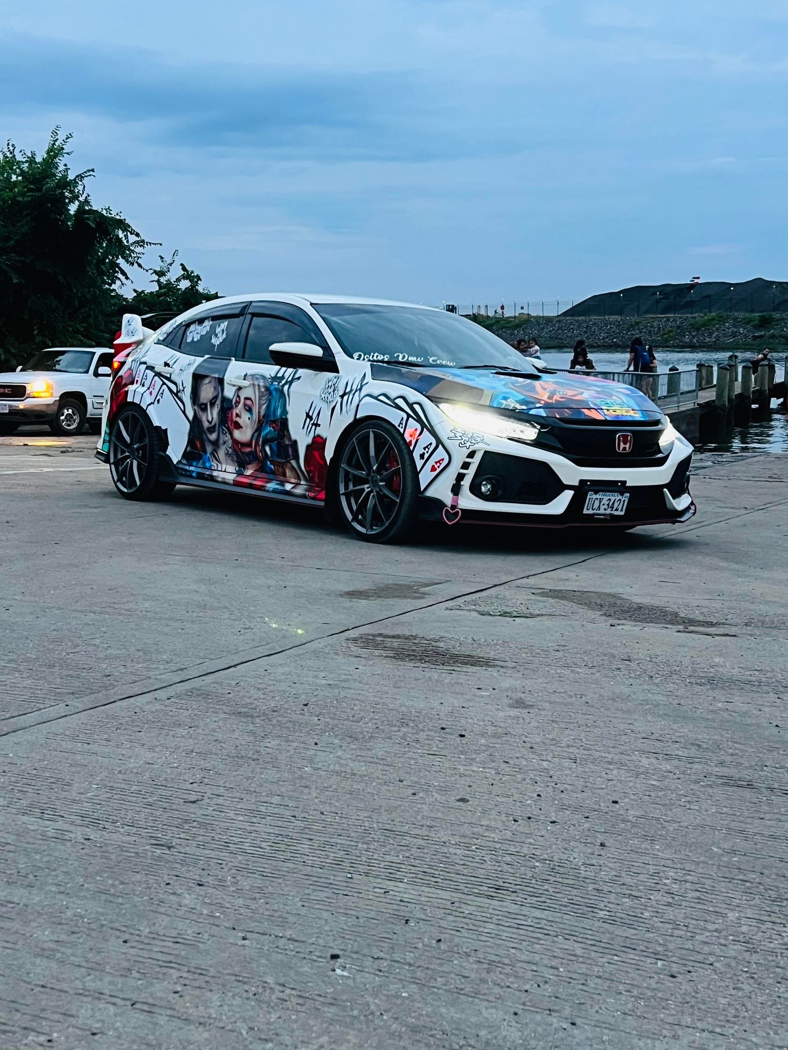 Auto folieren Kosten – Lohnt sich die Investition in Itasha-Designs?