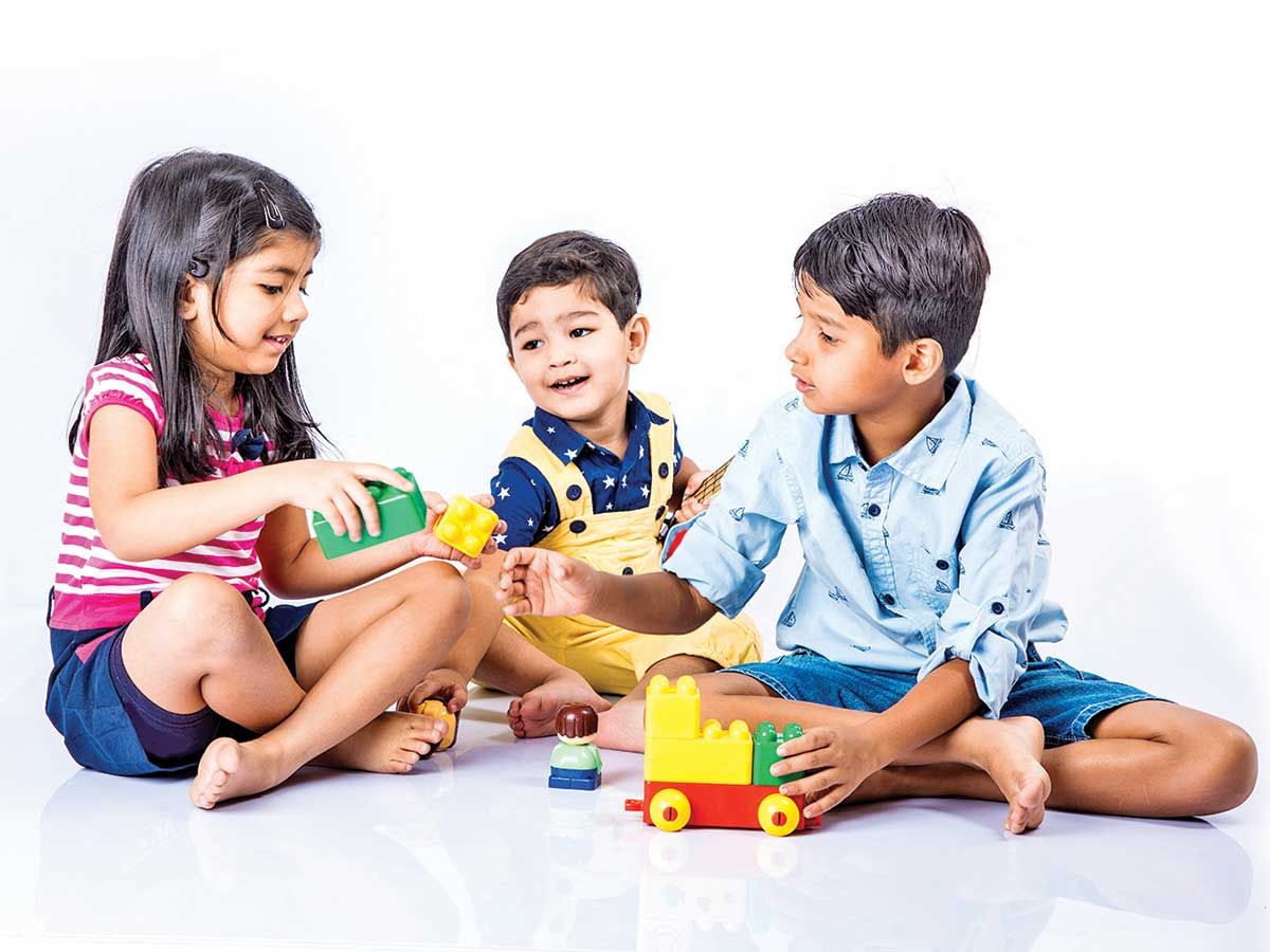 Indoor Spiele Kinder, die auch Eltern Spaß machen
