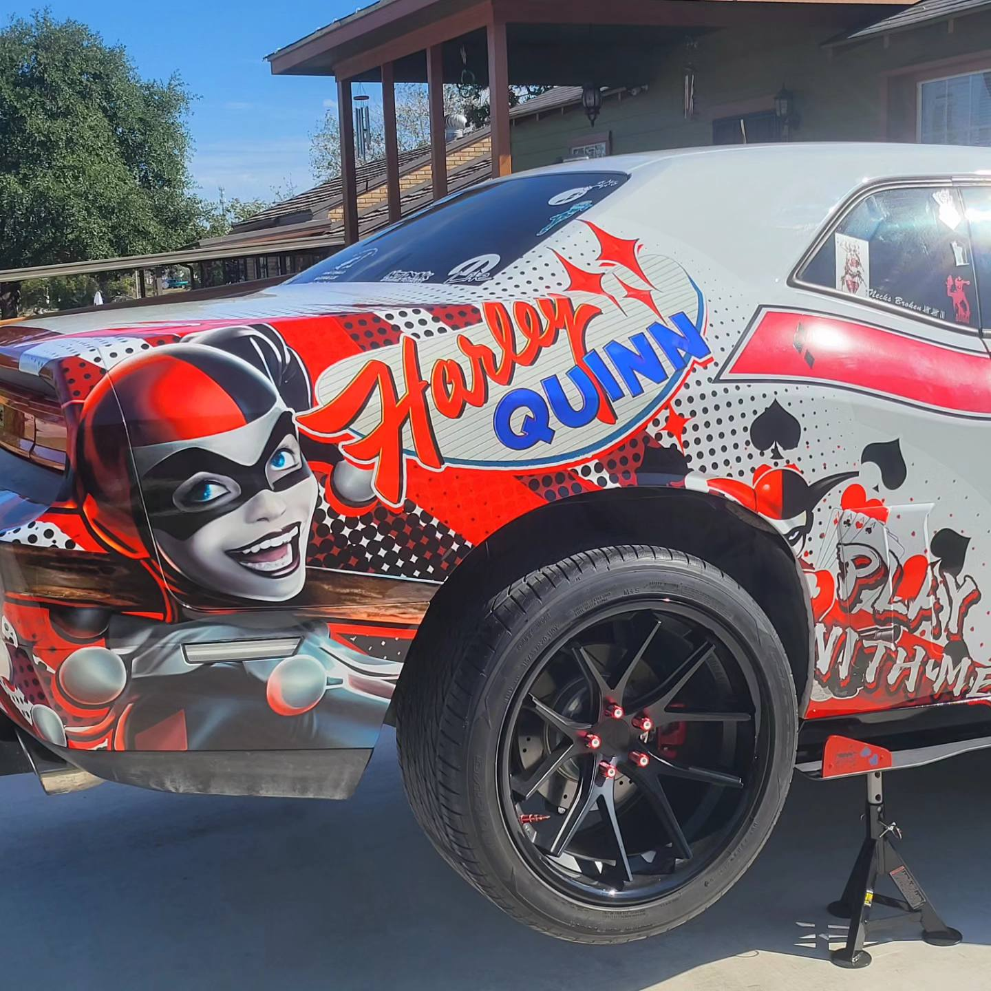 Anime in Car: Verleihen Sie Ihrem Fahrzeug mit einzigartigen Itasha-Folierungen Charakter