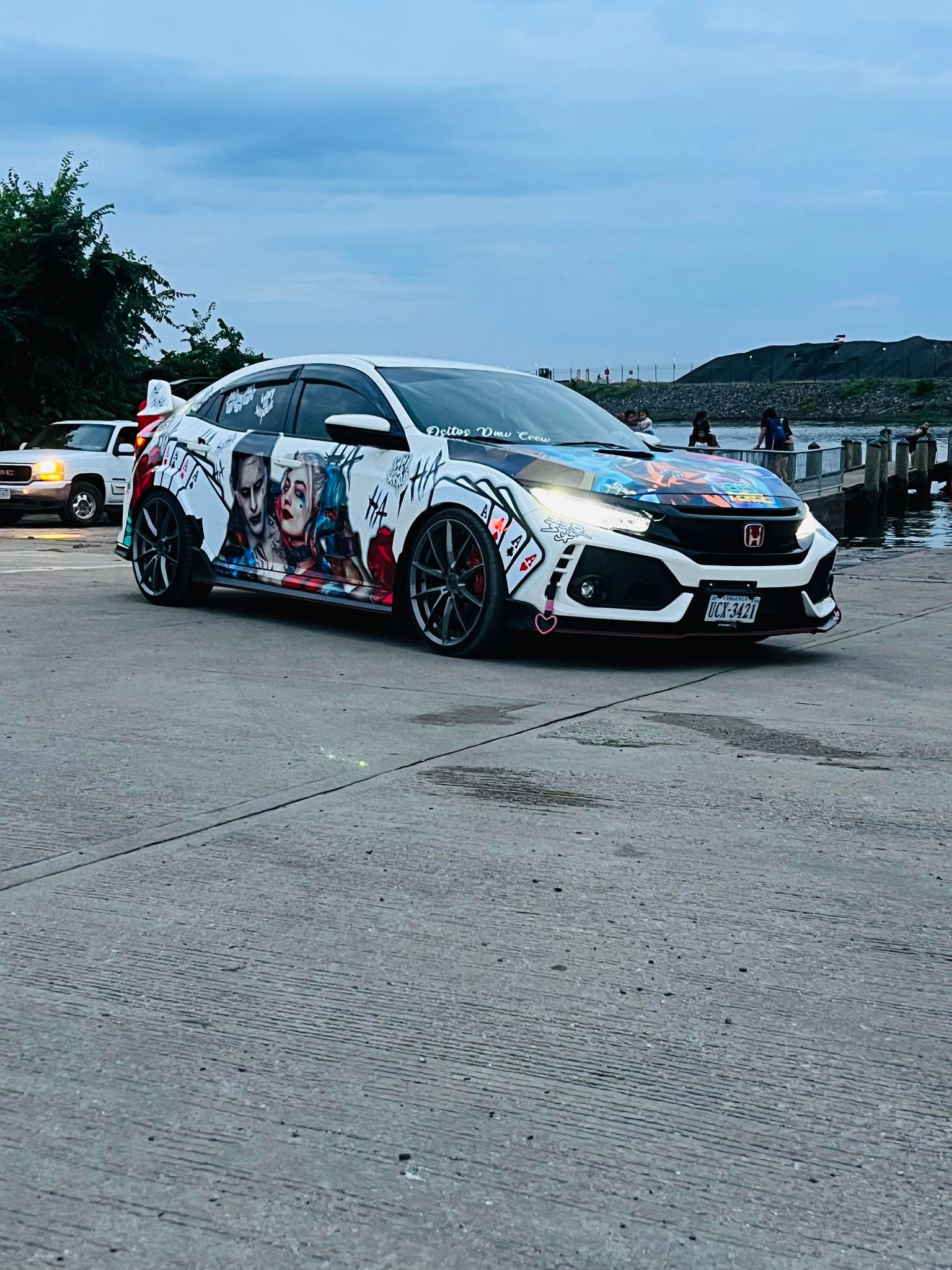 Auto folieren Kosten – Lohnt sich die Investition in Itasha-Designs?